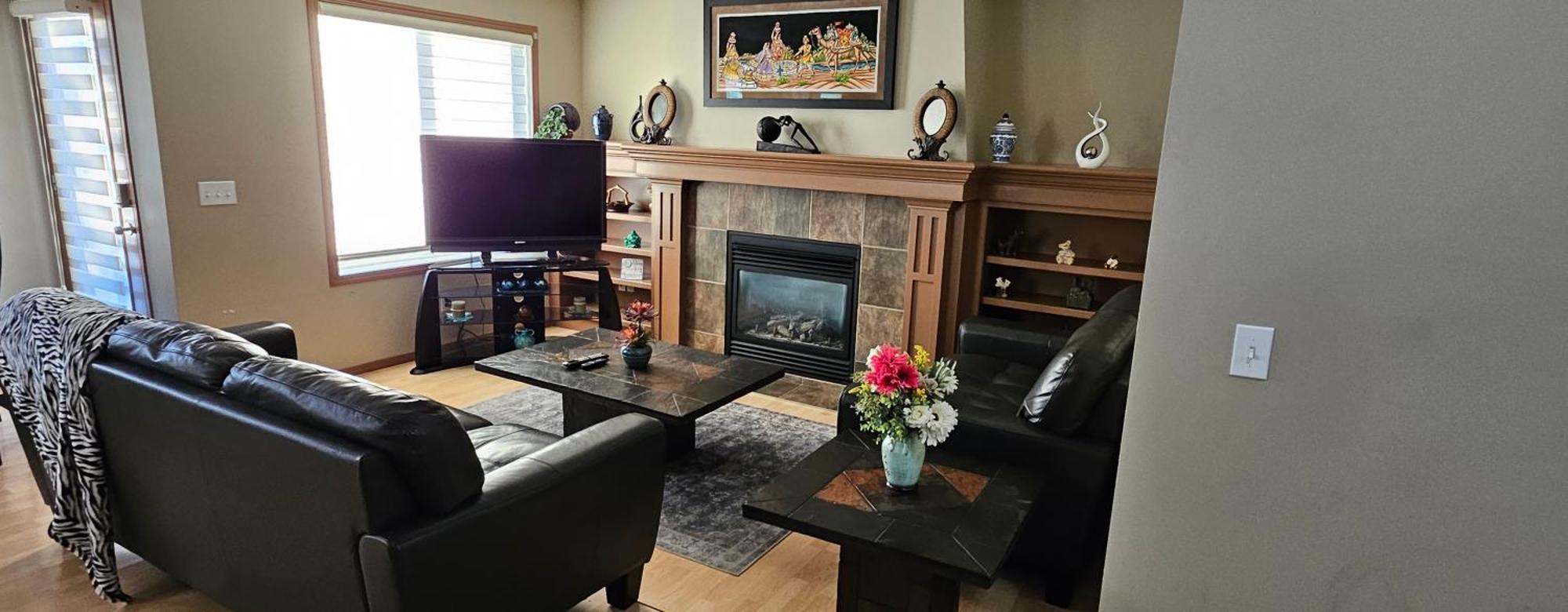 Spacious Comfortable Air-Conditioned. Near Airport! YYC Exterior photo